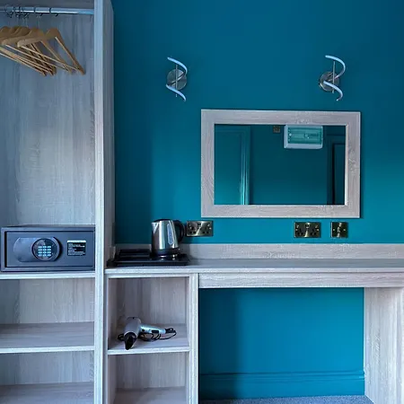 Mccloskeys Residences *