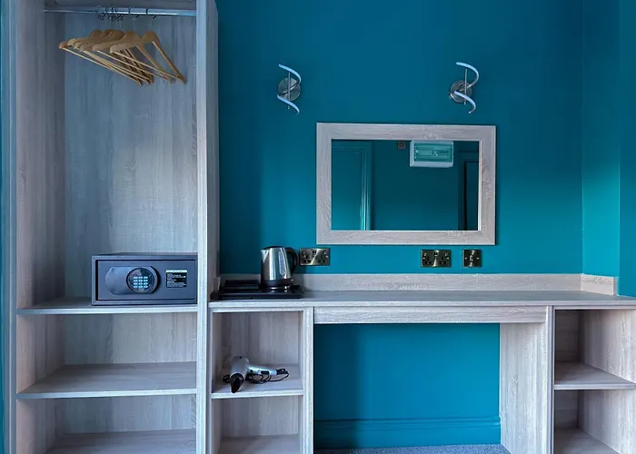 Mccloskeys Residences *